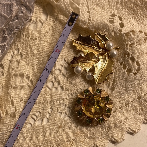 Two Pin Set - Picture 7 of 7